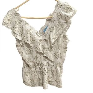 CeCe size small floral ruffled top